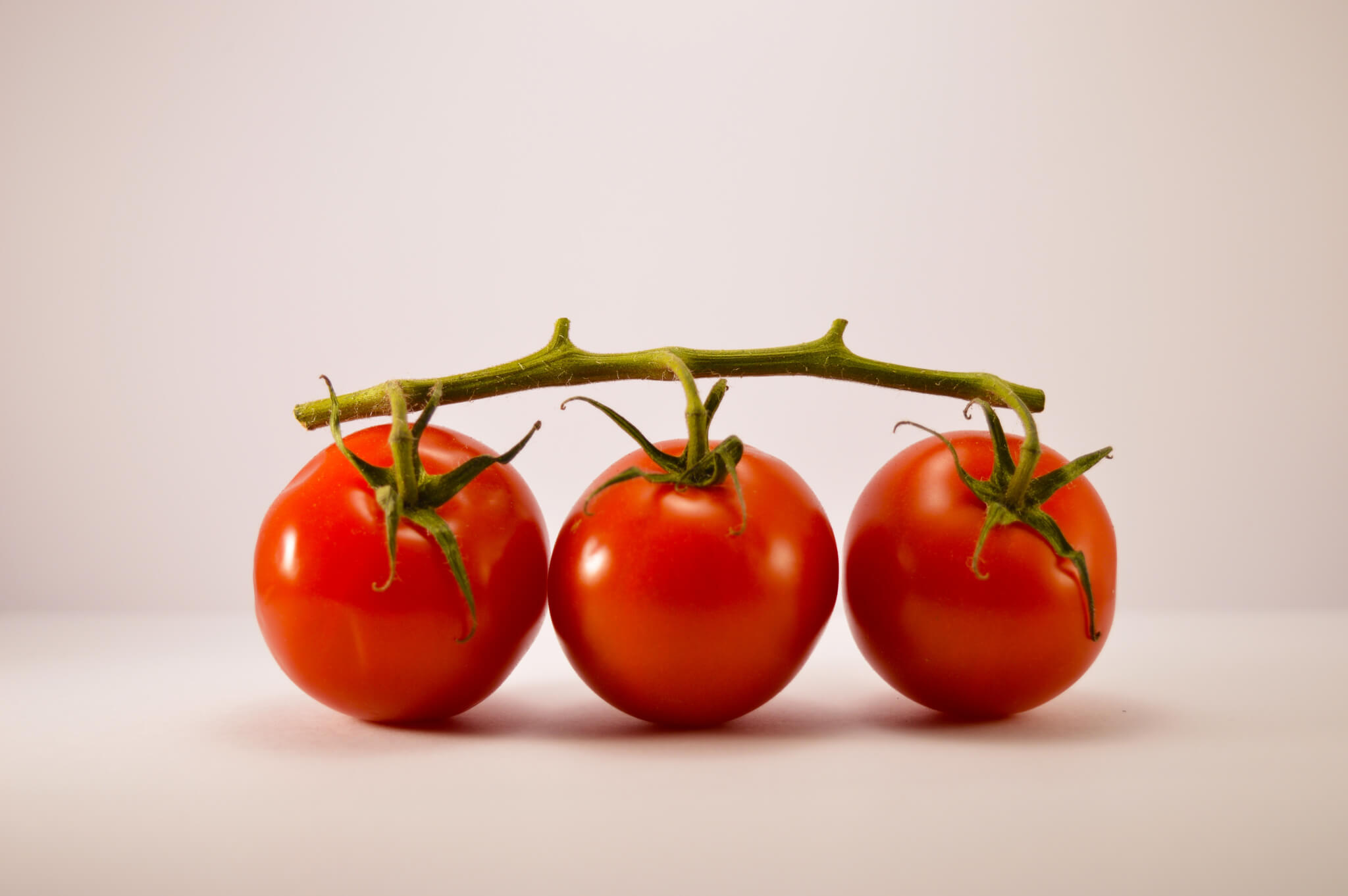 3 motive să incluzi roșiile în alimentația ta